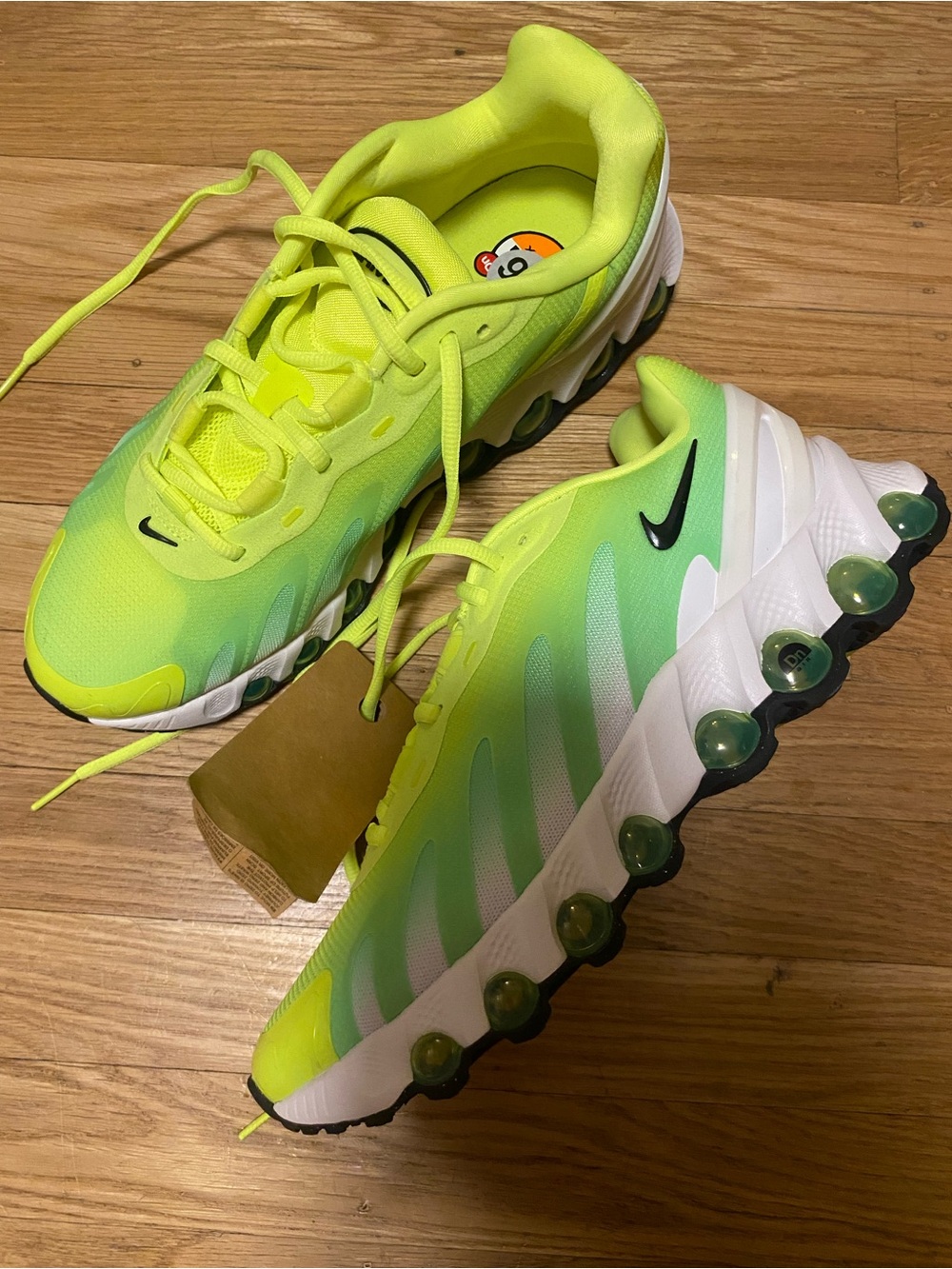 NEW Nike Air Max DN8 Volt Green Strike W